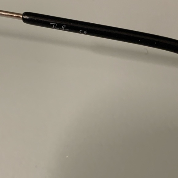 Ray-Ban Aviators. Silver Frames with Grayish Lens. - Picture 5 of 5